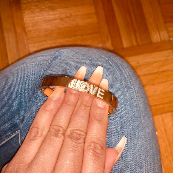 Bracelets - Picture 6 of 6